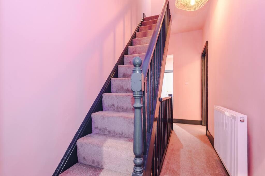 Villa 5 Bed Salford Sanctuary Retreat à Manchester Extérieur photo